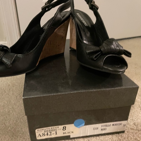 Like new Mariano Renzi sling back wedge-size 8 - Picture 3 of 7